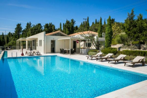 Aloni Villa - Deluxe Contemporary Villa with Private Pool & Sea Views, Fiskardo